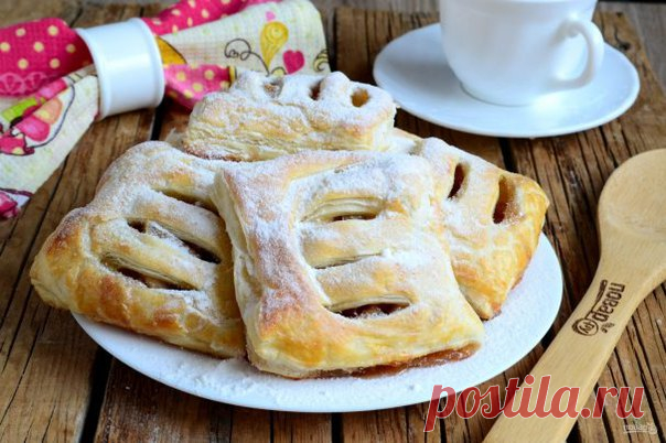 Сочные слойки с яблоками

Ингредиенты:
Тесто слоеное — 500 Грамм
Яблоки — 2 Штуки
Сахар — 100 Грамм
Корица — 1/2 Ст. ложки
Яйцо — 1 Штука

Количество порций: 3
Как приготовить 