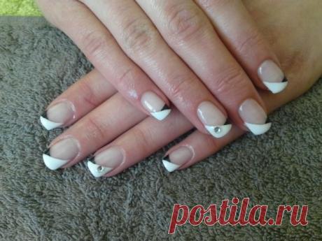 Black and White Wedding manicure