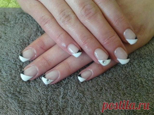 Black and White Wedding manicure