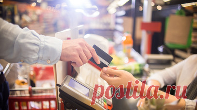 Продавцы и кассиры стали самыми востребованными работниками по итогам полугодия. Российские работодатели разместили на платформе онлайн-рекрутинга hh.ru почти 6 млн новых вакансий в период с января по июль. Согласно проведённому анализу, больше всего предложений было опубликовано для продавцов-консультантов и кассиров — более 420 тыс., или 7% от всего объёма рабочих мест в 2025 году в целом по стране. Читать далее