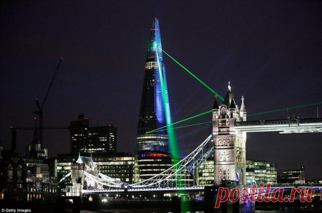 Самое высокое здание Европы В январе этого года свершилось долгожданное событие - церемония открытия небоскреба Shard (“Осколок”). Здание высотой 310 метров стало самым высоким в Европе и одной из главных достопримечательностей британской столицы. В нем планируется разместить отель, частные апартаменты и офисы....