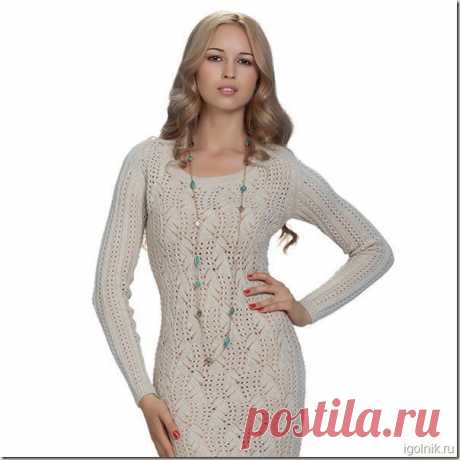 Ажурная кокетки вязанного джемпера добавляет модели элегантность