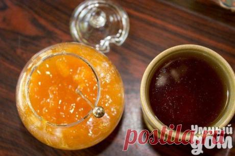 Новости
Джем из банана и апельсина
Понадобится:
900г очищенных бананов,
500г сахара,
4 апельсина,
1 лимон.