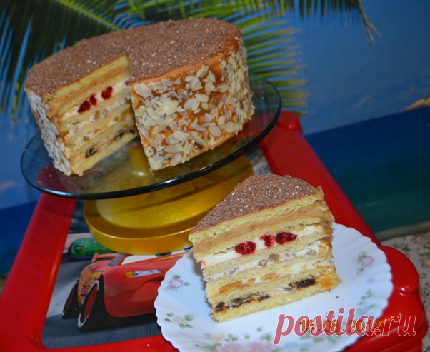 Песочный торт с разными кремами