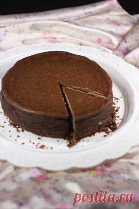 Шоколадно-кофейный чизкейк с бесподобной вафельно-кокосовой основой.