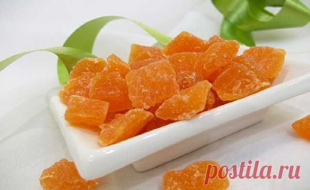 #Кулинария

 ЦУКАТЫ ИЗ ТЫКВЫ 
 
2 кг тыквы 
0,5 кг сахара 
1 лимон 
1 апельсин 
 
Как приготовить: 
 
Очистите тыкву от кожуры, порежьте ломтиками. Не очень толстыми и длинными, толщиной примерно 5–10 мм. Сложите тыкву в кастрюльку. 
Засыпьте сахаром. Нарежьте лимон и апельсин ломтиками с цедрой и положите в тыкву. Оставьте на 12 часов пропитываться. 
Поставьте кастрюльку на огонь, доведите до кипения. И снова оставьте на 12 часов. Снова доведите до кипения. Дайте остыть. ...