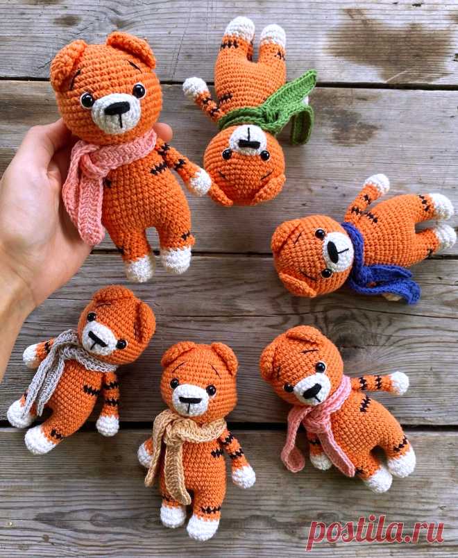 PDF Тигрята крючком. FREE crochet pattern; Аmigurumi animal patterns. Амигуруми схемы и описания на русском. Вязаные игрушки и поделки своими руками #amimore - тигр, тигрёнок, котик, кот, кошечка, кошка, котенок.
