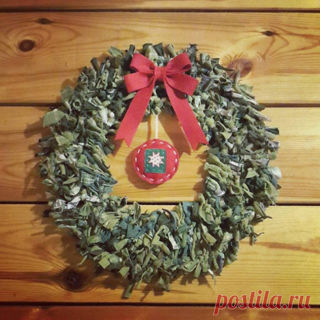 Рождественский венок из... тряпья