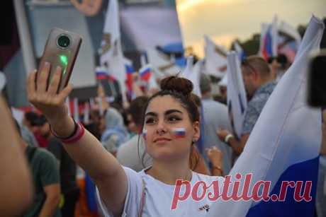 Американский военный рассказал о двух отличительных чертах россиянок. Американский ветеран и писатель Ноктис Дрейвен заявил, что российские женщины прекрасны, так как всегда остаются собой и не гонятся за западными трендами. Военный также пошутил, что в отличие от некоторых представительниц зарубежных стран «у россиянок нет мужских половых органов».