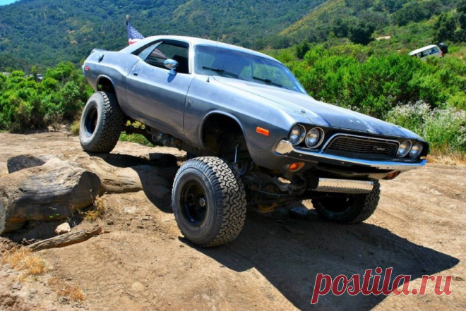 Мускул кар Dodge превратили во внедорожного монстра 
На сайте Craiglist появилось объявление о продаже внедорожного Dodge Challenger 1972 года. Кузов от масл-кара установили на платформу военного Chevrolet Blazer. Мотор – 5,7-литровый V8. 
Из других ос…