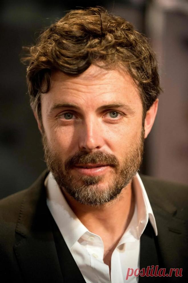 Кейси Аффлек, 12 августа, 1975