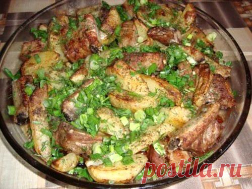 Свиные ребрышки с картофелем по-деревенски / Простые рецепты