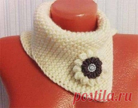 Манишка из прямоугольника спицами Манишка из прямоугольника спицамиТакую манишку связать настолько просто, что справится и начинающая рукодельница.