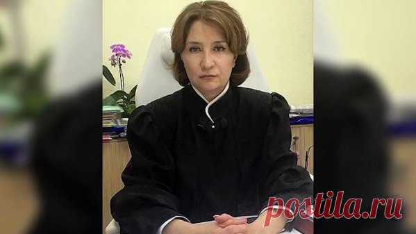 Хахалева сдает всю судебную систему. Быть настолько наглой , - это что-то с чем-то !..