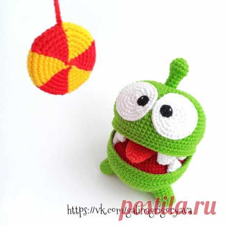 PDF Ам Ням крючком. FREE crochet pattern; Аmigurumi animal patterns. Амигуруми схемы и описания на русском. Вязаные игрушки и поделки своими руками #amimore - Ам Нямчик из игры Cut the Rope, Ам Ням из мультсериала &quot;Приключения Ам Няма&quot;, Om Nom Stories.