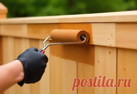 Покраска деревянного забора с идеальным результатом