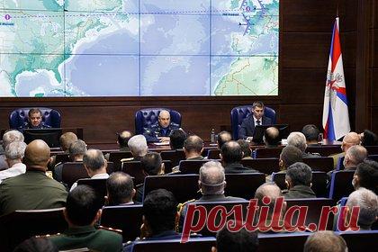 Подполковник США рассказал о замысле Суровикина по отводу войск из Херсона. Отвод российских войск из Херсона, подрыв мостов и занятие обороны по левому берегу Днепра сохранит костяк наиболее подготовленных и опытных подразделений, которые нужны генералу Сергею Суровикину для проведения зимнего наступления на Украину. Замысел командующего СВО раскрыл экс-подполковник армии США Дэниел Дэвис.