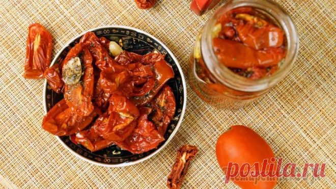 Вяленые томаты в масле Вяленые помидоры - это вкуснейшая и и уникальная добавка к многим блюдам. Я покажу самый оптимальный способ приготовить томаты в масле. Их можно использовать для приготовления множества различных блюд...