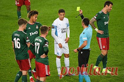 Россия сохранила позиции в клубном рейтинге УЕФА. Россия сохранила позиции в таблице коэффициентов УЕФА, оставшись на десятом месте. Сейчас в активе страны 30,882 рейтинговых очка. Ближайшим преследователем являются украинцы (30,400 балла), далее располагаются сербы (27,875 очка). До девятого места, на котором находится Шотландия, россиянам остается 0,418 балла.