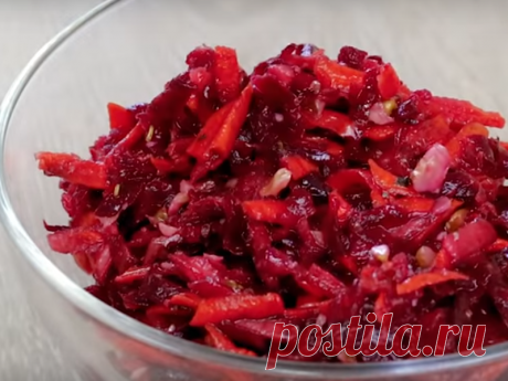 Неожиданно вкусный салат из свеклы + заправка Еще один рецептик осеннего салатика. В этот раз мы предлагаем приготовить его из свеклы. Особенность и изюминку салату придает оригинальная заправка. Именно она делает блюдо восхитительным. Необходимые продукты...