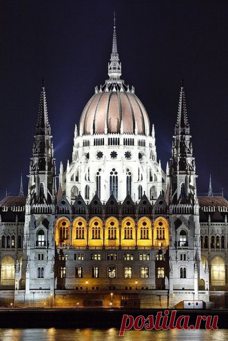 Hungarian Parliament at Night,  
flickr от MikkoH77  |  Pinterest: инструмент для поиска и хранения интересных идей