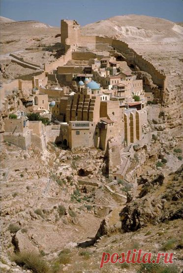 Mar Saba Greek Orthodox monastery . Kidron Valley, Israel  |  Pinterest • Всемирный каталог идей