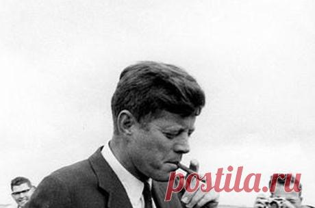 А знаете ли вы, что сделал президент Кеннеди перед подписанием указа о торговом эмбарго  / История цивилизаций!