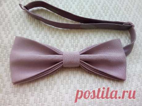 Галстук-бабочка из переливчатой розово-серой  тафты. В наличии. Размер 4,5 *12