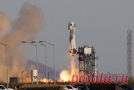 Стало известно о взрыве созданного Blue Origin ракетного двигателя. Созданный американской компанией Blue Origin ракетный двигатель BE-4 взорвался в ходе испытаний. Об этом со ссылкой на источники сообщает CNBC. Испытания проводились 30 июня в американском штате Техас. Двигатель взорвался через 10 секунд после тестового пуска, сильно повредив испытательный стенд.
