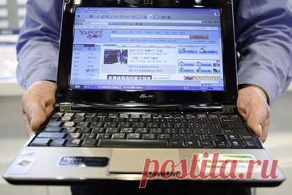 В России захотели сохранить зарубежное ПО. Министерство цифрового развития, связи и массовых коммуникаций России вместе с представителями IT-рынка разрабатывают законопроект о принудительном лицензировании зарубежного программного обеспечения (ПО), авторы которого прекратили присутствие в стране, пишет «Коммерсантъ».