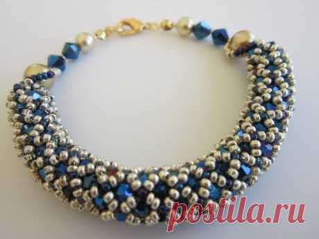 Netted Bracelet with 4mm crystals and pearls   Сетчатый браслет из кристаллов и жемчуга
