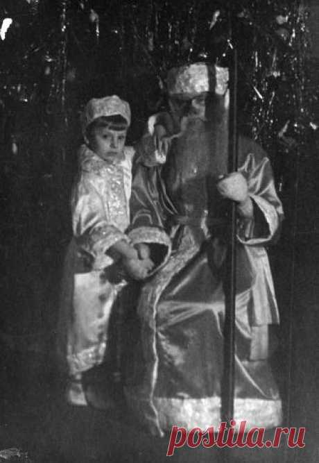 Марина Павлова (Щеголева)
90 лет, Россия, Саров ( Арзамас -16 )
все её
