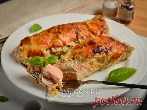 Семга по-царски — рецепт с фото Кусочки сочной рыбы в соусе из грибов и сливок, под сырной «шапочкой». Семгу перед запеканием можно замариновать в лимонном соке и травах.