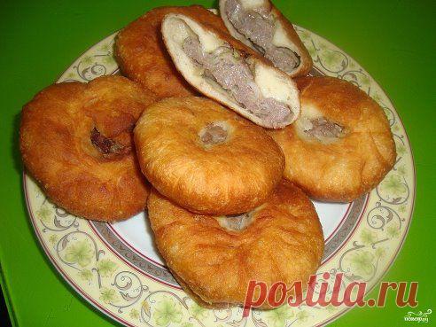 Перемячи в духовке 
http://povar.ru/recipes/peremyachi_v_duhovke-19138.html

Перемячи в духовке - пошаговый кулинарный рецепт на Повар.ру
Сытное мясное блюдо, очень похожее на беляши. Готовить перемячи в духовке в домашних условиях одно удовольствие.