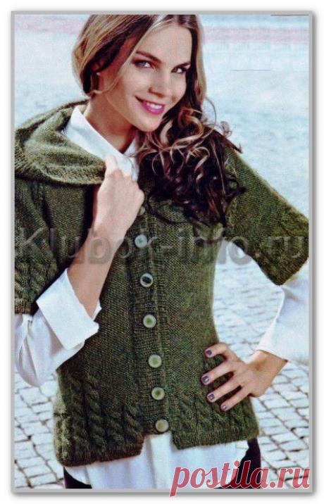Вязание спицами. Женские модели. Однотонный жакет с капюшоном, и с короткими рукавами. Размеры: 42