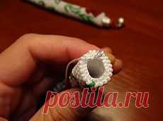 Бижутерия: Оформляем концы бисерного жгута колпачками