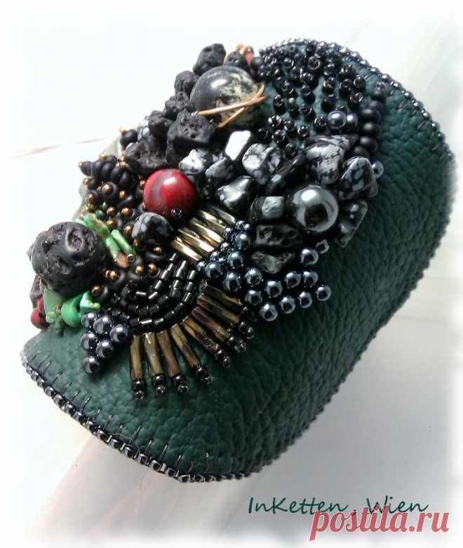 InKetten: Bead Embroidery, "Nibiru 2012"