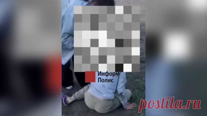 Местные жители обсуждают выселение из бурятского поселка подростков, избивших девушку. Жительница Бурятии Карина рассказала "Газете.Ru", что подростки, жестоко избившие девочку в улусе Хойтобэй, живут в соседних поселках и учатся в разных школах. По ее словам, после инцидента местные жители предложили выселить ...