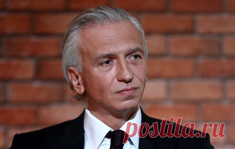 Дюков возглавит делегацию Российского футбольного союза на конгрессе УЕФА. Конгресс состоится 5 апреля в Лиссабоне