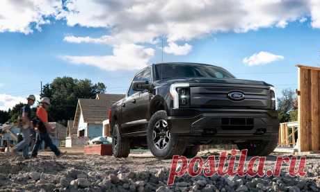 Ford F-150 Lightning Pro 2022 - базовый рабочий пикап