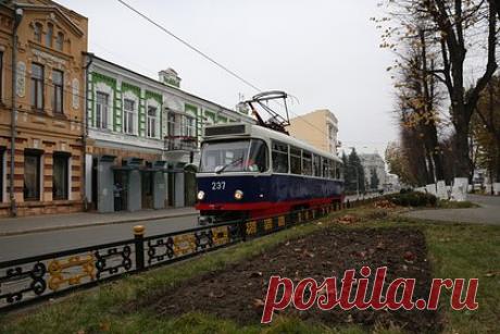 На историческую улицу в центре Владикавказа вернулись трамваи. На историческую улицу в центре Владикавказа — проспект Мира — снова вернулись трамваи. Об этом в среду, 5 октября, сообщает портал «Это Кавказ» со ссылкой на начальника отдела транспорта администрации местного самоуправления города Роберта Фидарова. «Трамвайное движение возобновлено по проспекту Мира», — заявил он.