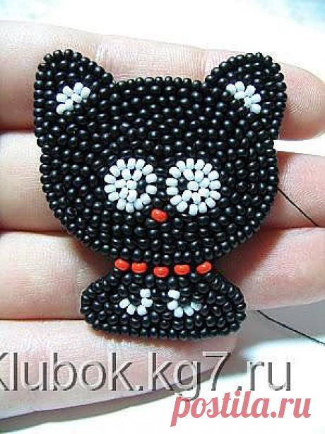 брошка из биссера