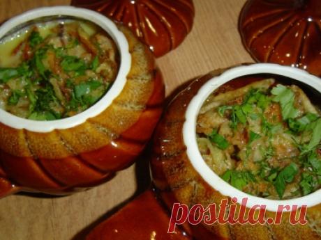 Рыба с овощами в горшочке