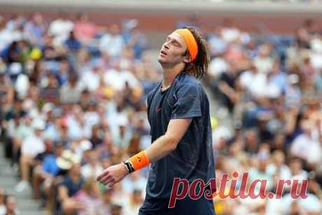 Рублев проиграл польскому теннисисту в финале турнира ATP. Россиянин Андрей Рублев проиграл поляку Хуберту Хуркачу в финале турнира Ассоциации теннисистов-профессионалов (ATP) в Шанхае. Представитель России потерпел поражение в трех сетах (3:6, 6:3, 6:7). Спортсмены провели на корте 2 часа и 6 минут. Рублев был посеян на турнире под пятым номером, а Хуркач — под 16-м.