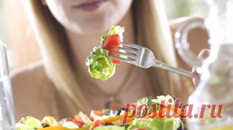 Гастроэнтеролог Белоусов рассказал об опасности экстремальных диет. Врач-гастроэнтеролог АО «Медицина» (клиника академика Ройтберга) кандидат медицинских наук Евгений Белоусов призвал отказаться от экстремальных диет. Читать далее