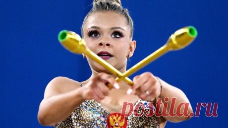 Чемпионка России по гимнастике вышла замуж за известного хоккеиста