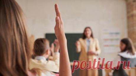 «Очень многое зависит не от самих детей»: академик РАО — о причинах снижения интереса школьников к знаниям. Каждый ребёнок обладает естественной потребностью в новых знаниях. Однако, если к нему предъявляются непосильные требования, тяга к познанию и мотивация могут угаснуть. Поэтому для учителя компетенции в области возрастной психологии и физиологии, а также других дисциплин, помогающих найти правильный педагогический подход к детям, так же важны, как и академическое образование. Такого…