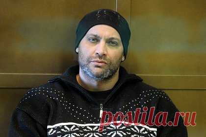 Помилованного организатора расправы над Политковской наградили орденом на СВО. Бывший оперативник Сергей Хаджикурбанов, осужденный за организацию расправы над журналисткой Анной Политковской и помилованный за участие в специальной военной операции (СВО), награжден орденом Мужества. Его служба на СВО отмечена и другими наградами. Друзья не считают его уголовником и называют героем.