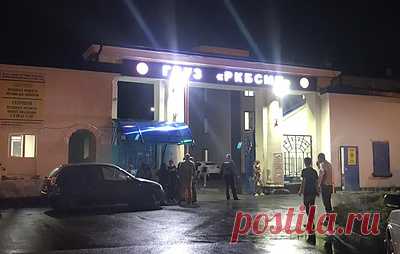 В Северной Осетии погибли девять человек из-за нехватки кислорода в больнице. Нехватка кислорода произошла из-за поломки оборудования в медучреждении В Северной Осетии девять человек погибли из-за аварии на кислородной станции. Об этом сообщает «Интерфакс» со ссылкой на руководителя пресс-службы ГУ МЧС по республике Юлия Старченко. «В реанимационном отделении Центральной городской больницы в Беслане произошло аварийное отключение системы подачи кислорода. В результате девять человек, находивши…