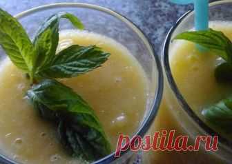 Смузи из апельсина и банана. Смузи без сахара.Коктейль из банана и апельсина Автор рецепта Sveta Svetik - Cookpad